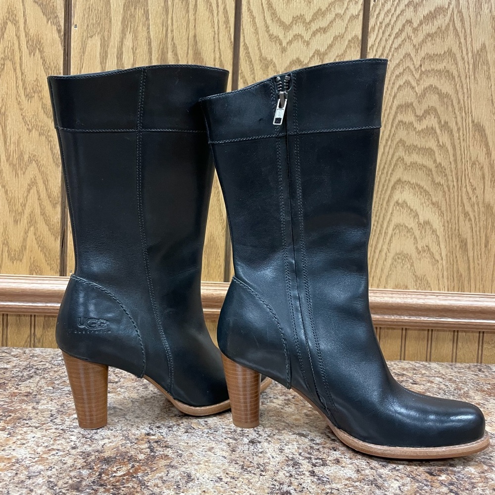 UGG Caroline Black Round Wood Heel NEW 7